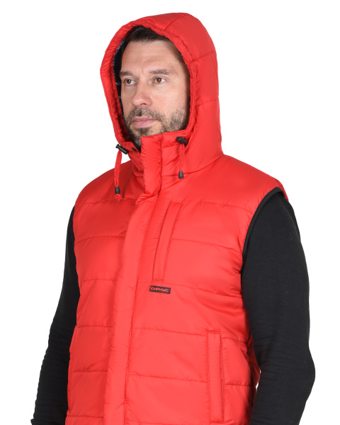 Жилет утепленный с капюшоном ЗОДИАК красный с флисовой подкладкой