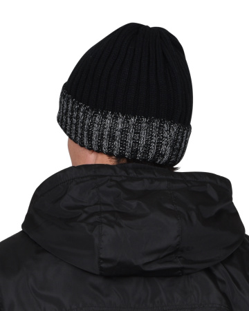 Шапка черная с СВ-элементами "Юка", с утеплителем Тинсулейт