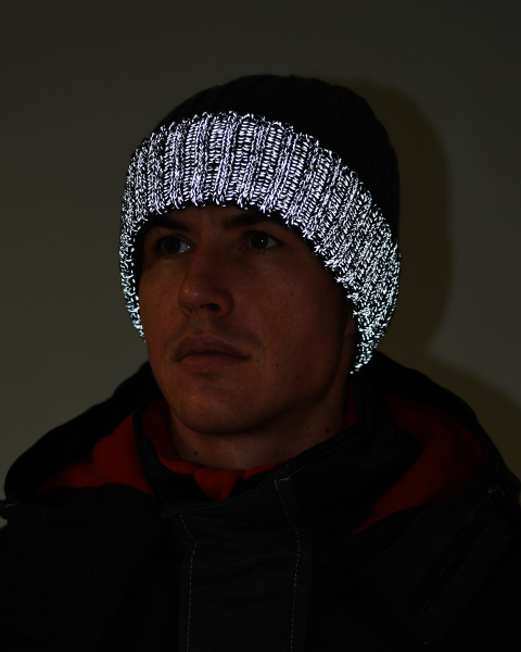 Шапка темно-серая с СВ-элементами "Юка", с утеплителем Тинсулейт