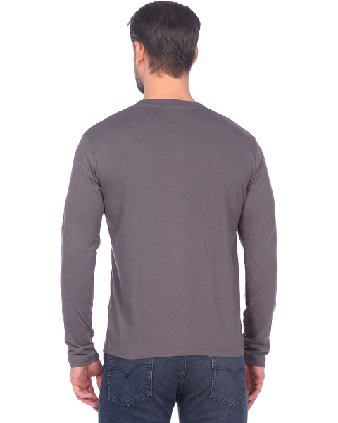 Футболка с длинным рукавом серая